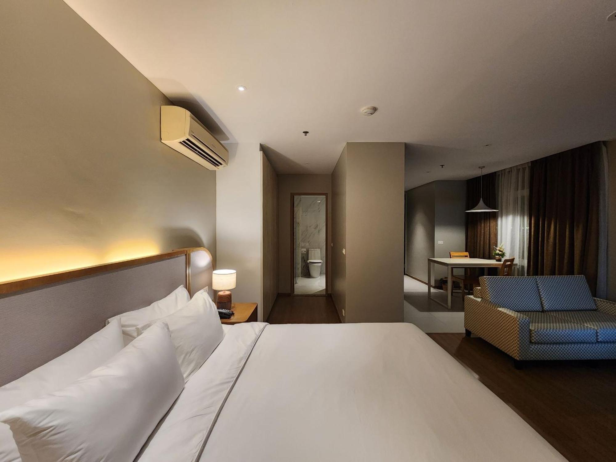 Brighton Hotel Bangkok Exterior photo